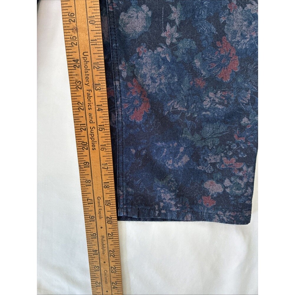 Christopher & Banks Dark Red Blue Printed Floral Twill Capri Cropped Pants Sz 12 - Picture 7 of 11
